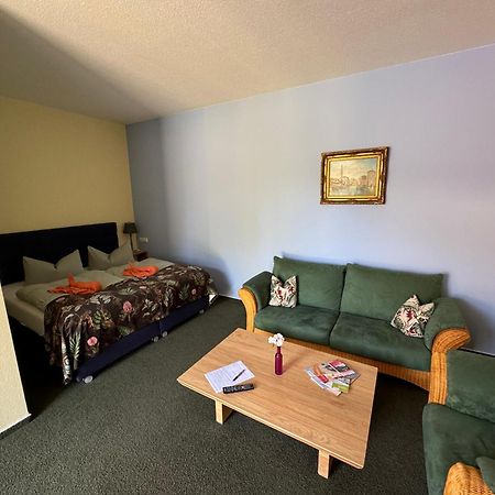 Bed & Breakfast Am Waldguertel Forst  Luaran gambar