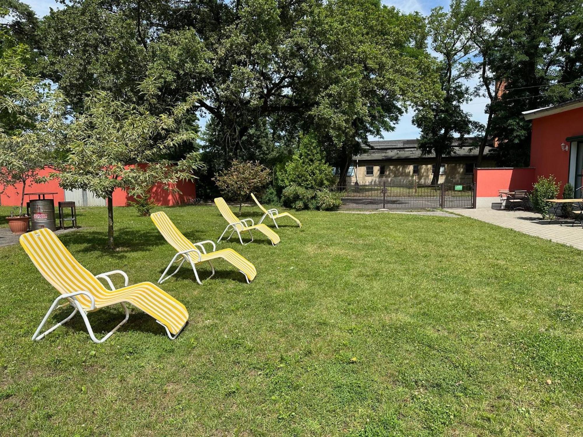 Bed & Breakfast Am Waldguertel Forst  Luaran gambar