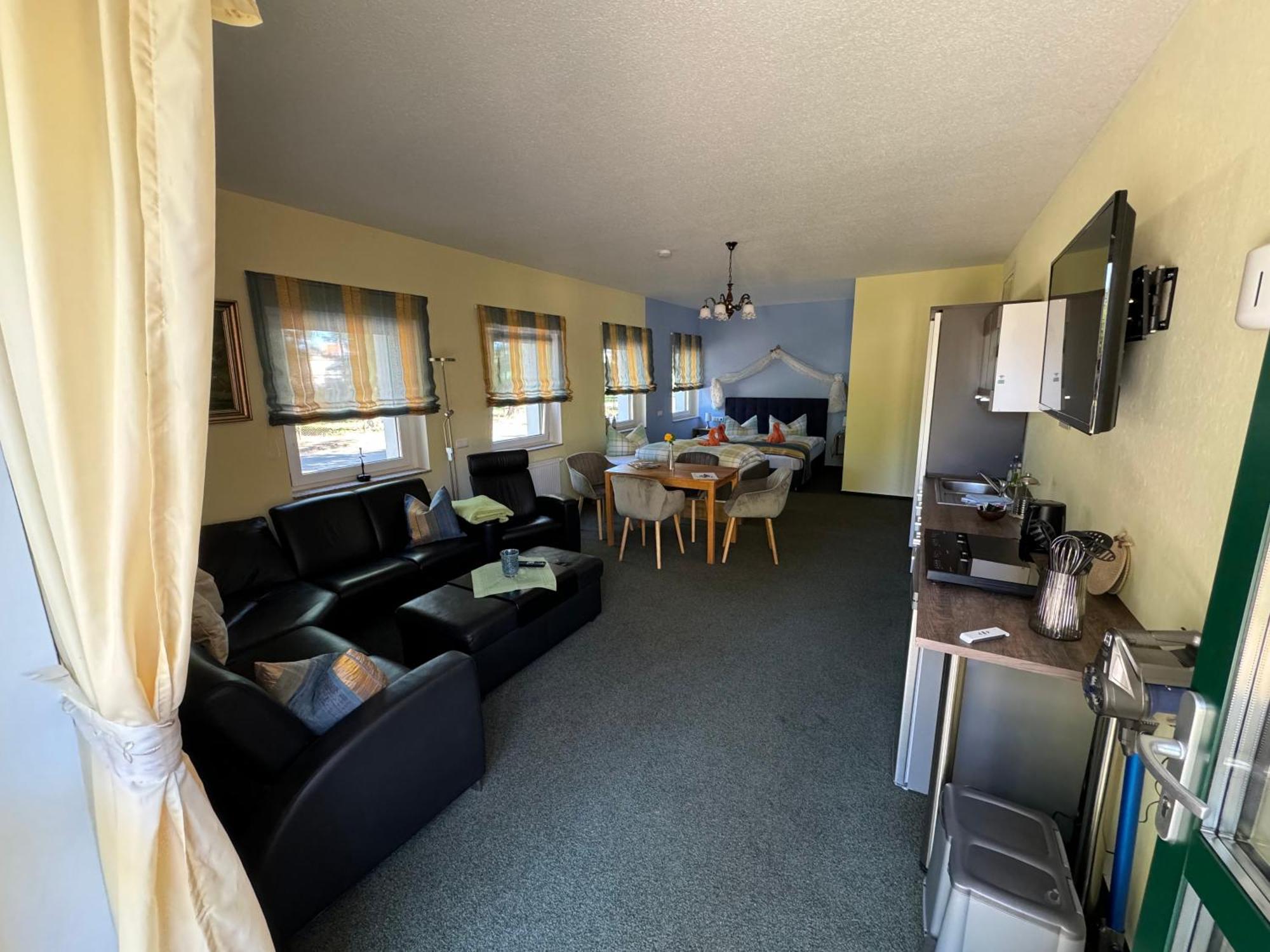 Bed & Breakfast Am Waldguertel Forst  Luaran gambar