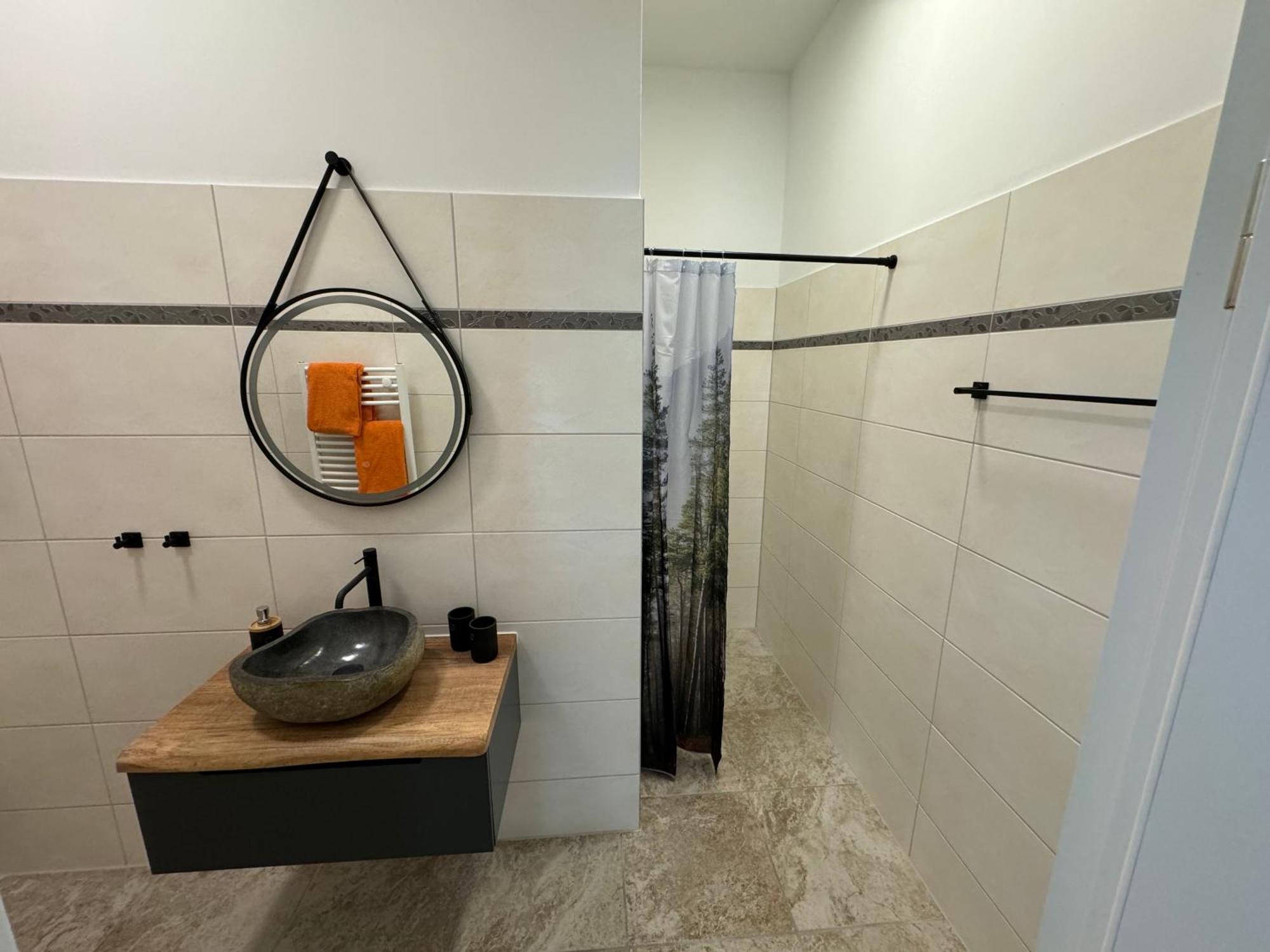 Bed & Breakfast Am Waldguertel Forst  Luaran gambar