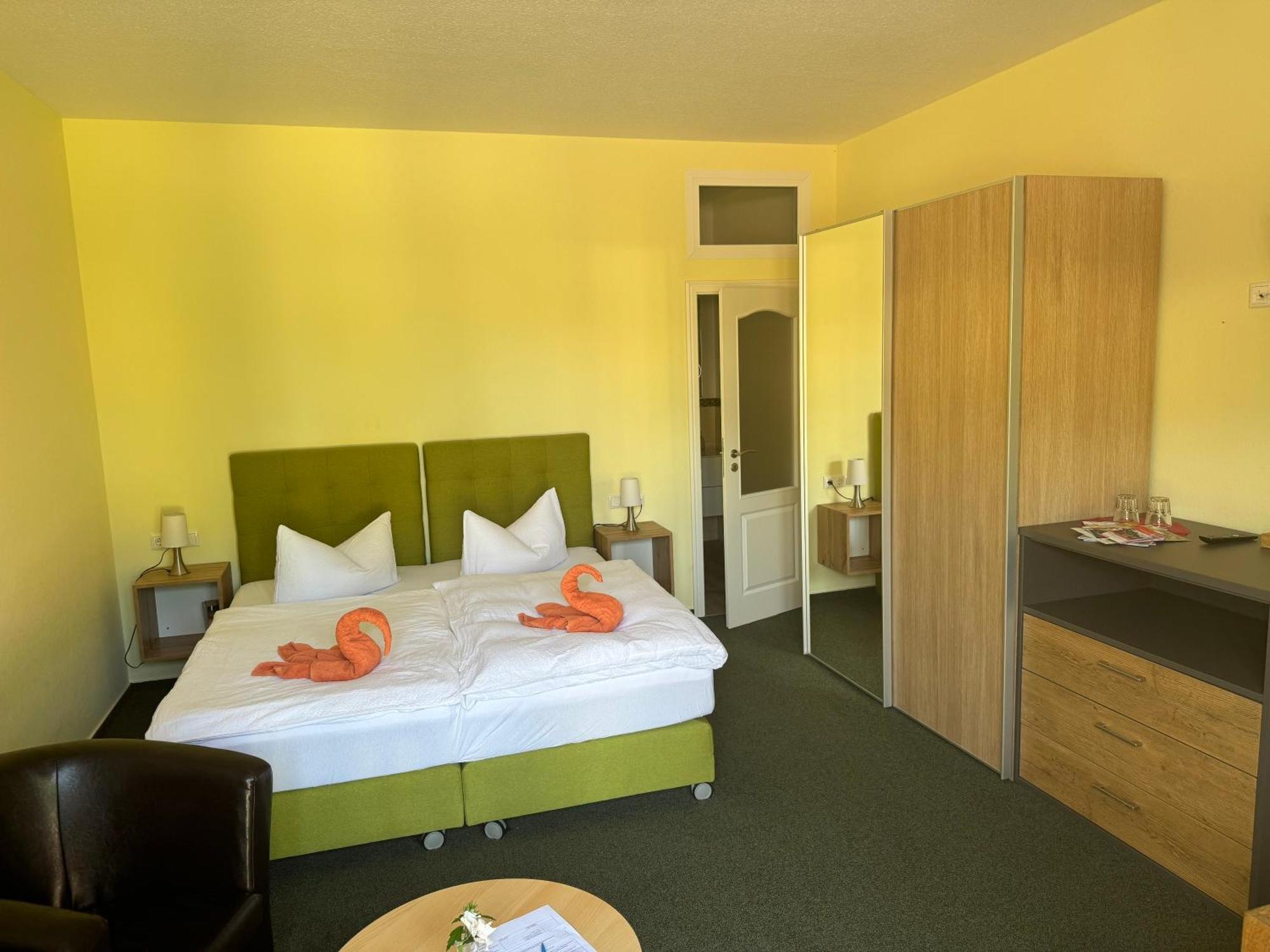 Bed & Breakfast Am Waldguertel Forst  Luaran gambar